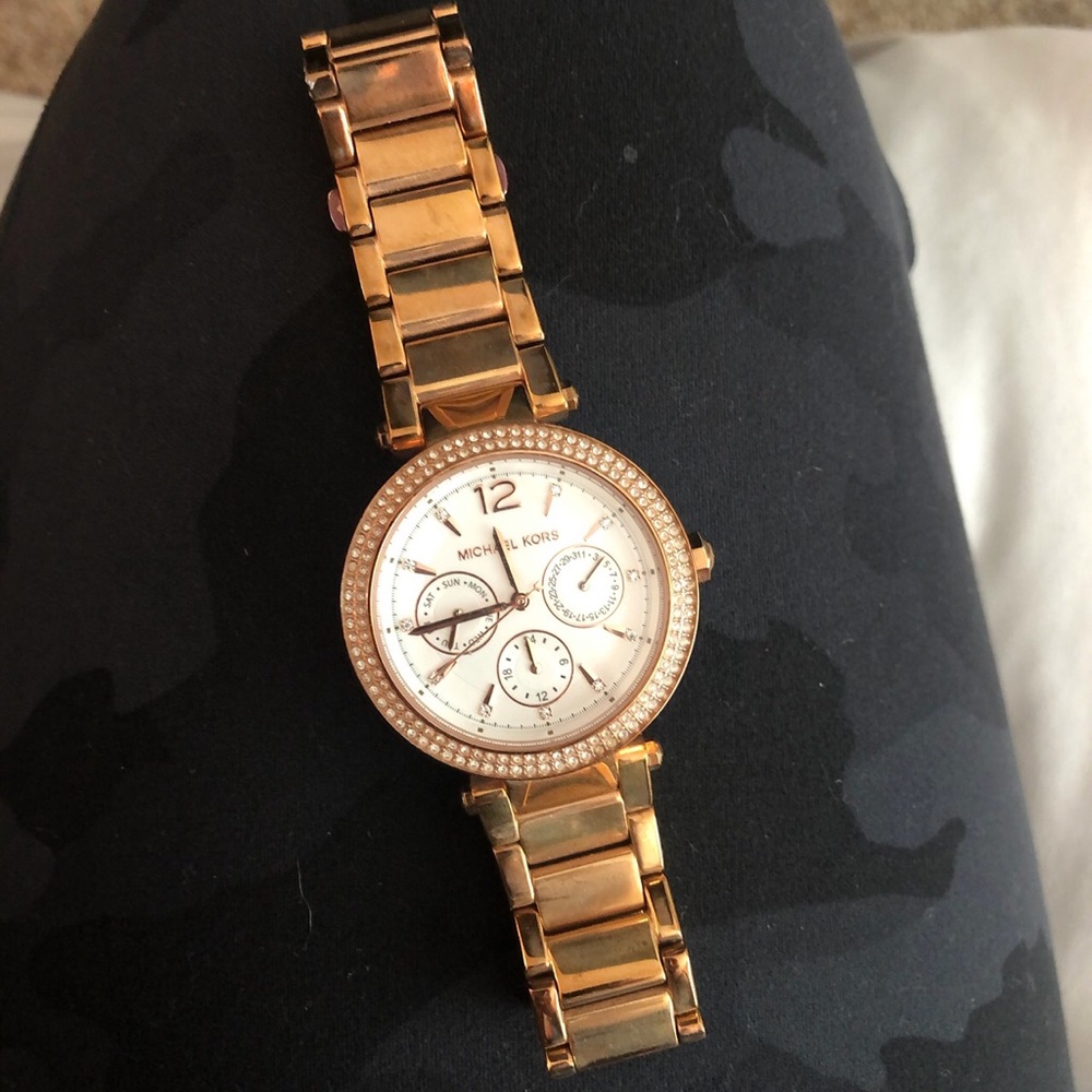 Michael kors rose gold watch